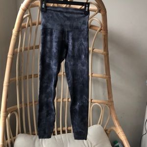 Lululemon leggings size 0 25inch marble color no stains or holes and barley worn
